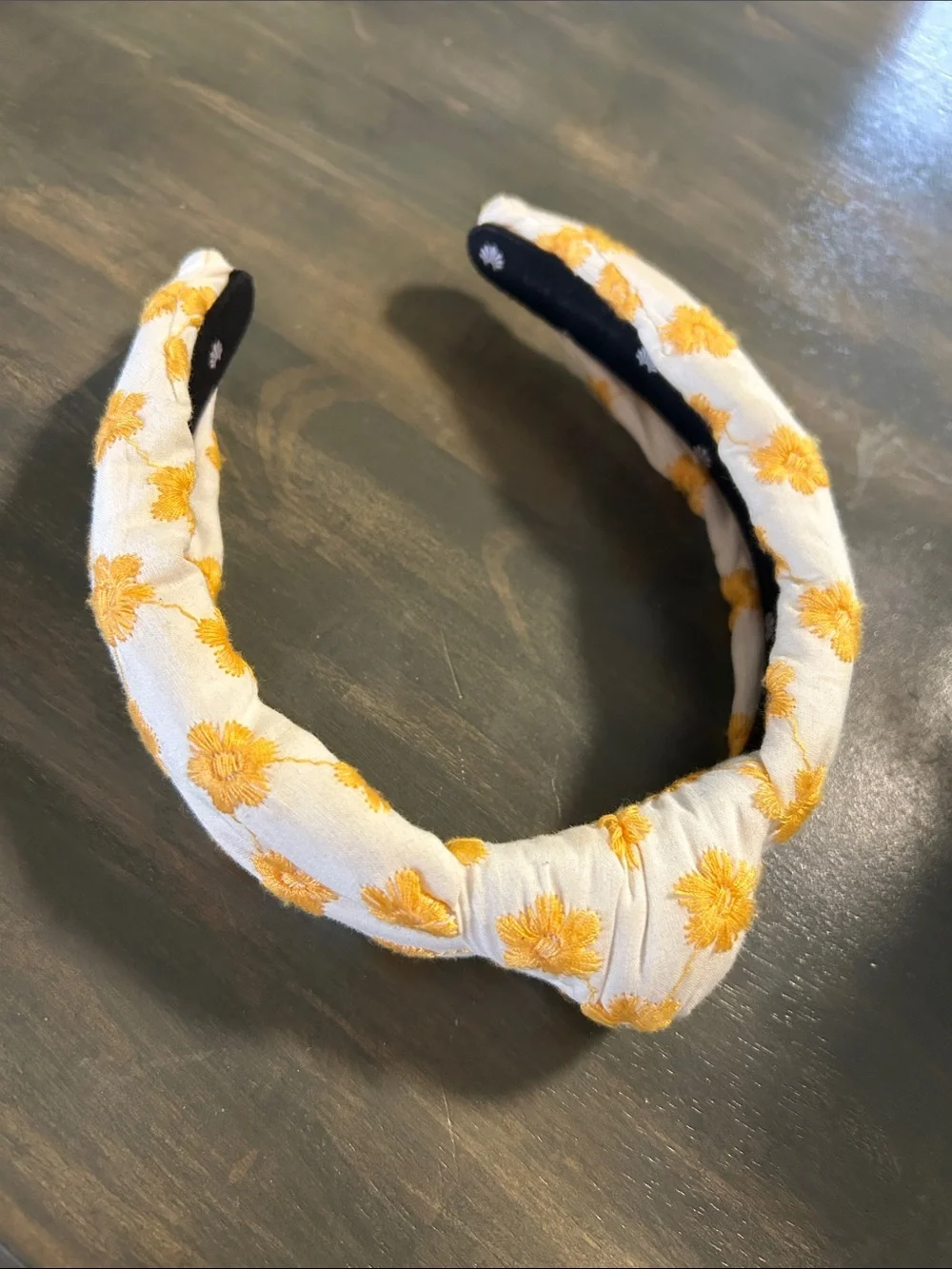 Lele Sadoughi Eyelet Daisy Embroidered Knot Headband